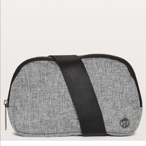 NWT Lululemon everywhere belt bag